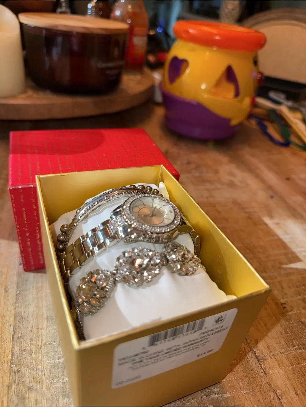 Source Unknown gold tone